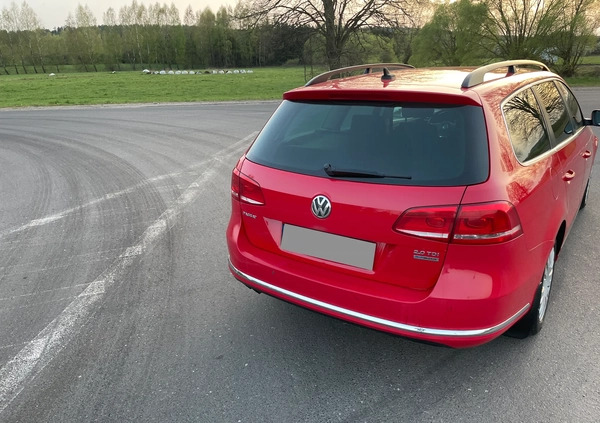 Volkswagen Passat cena 25900 przebieg: 242000, rok produkcji 2012 z Nidzica małe 379